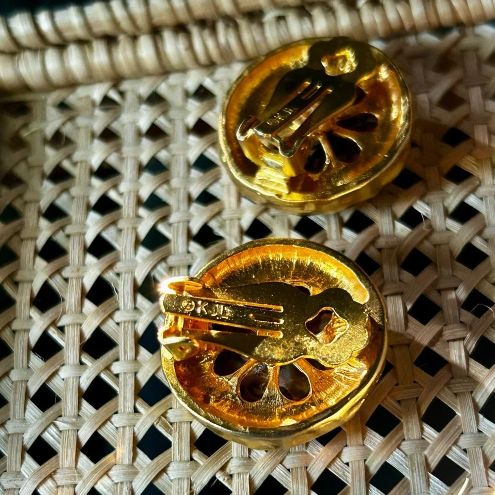 Vntg Kenneth Jay Lane KJL Gold and Black Round Earrings with unique stone center - Picture 4 of 7